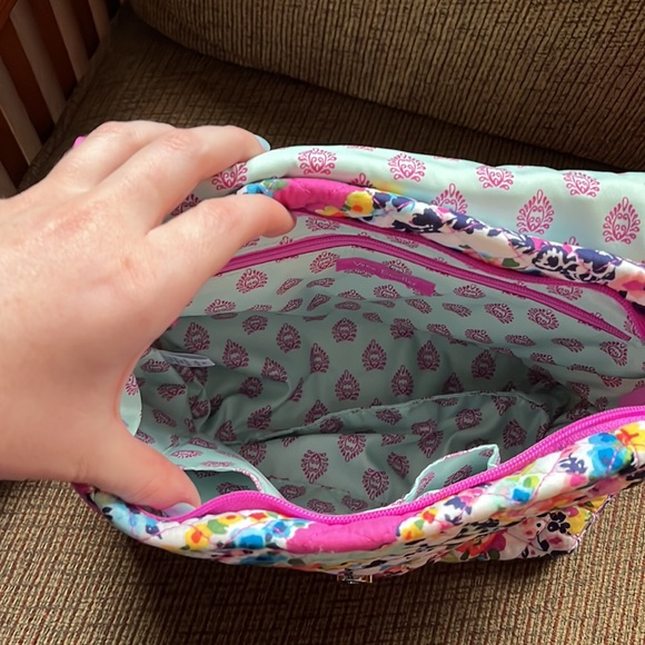 Vera Bradley crossbody bag! - Picture 3 of 4